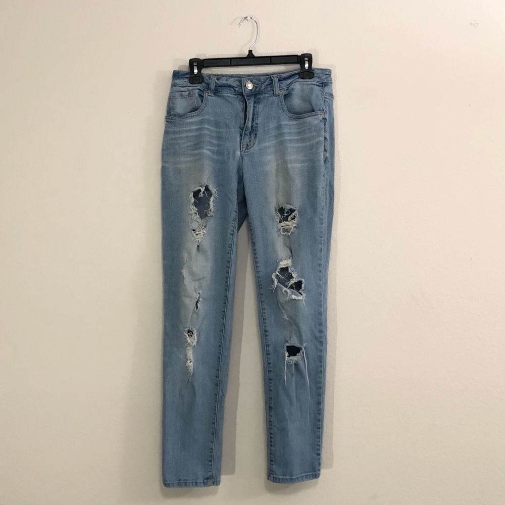 Maurice’s Size 5/6 Light Wash Distressed Jeans Skater Grunge Alternative Basic